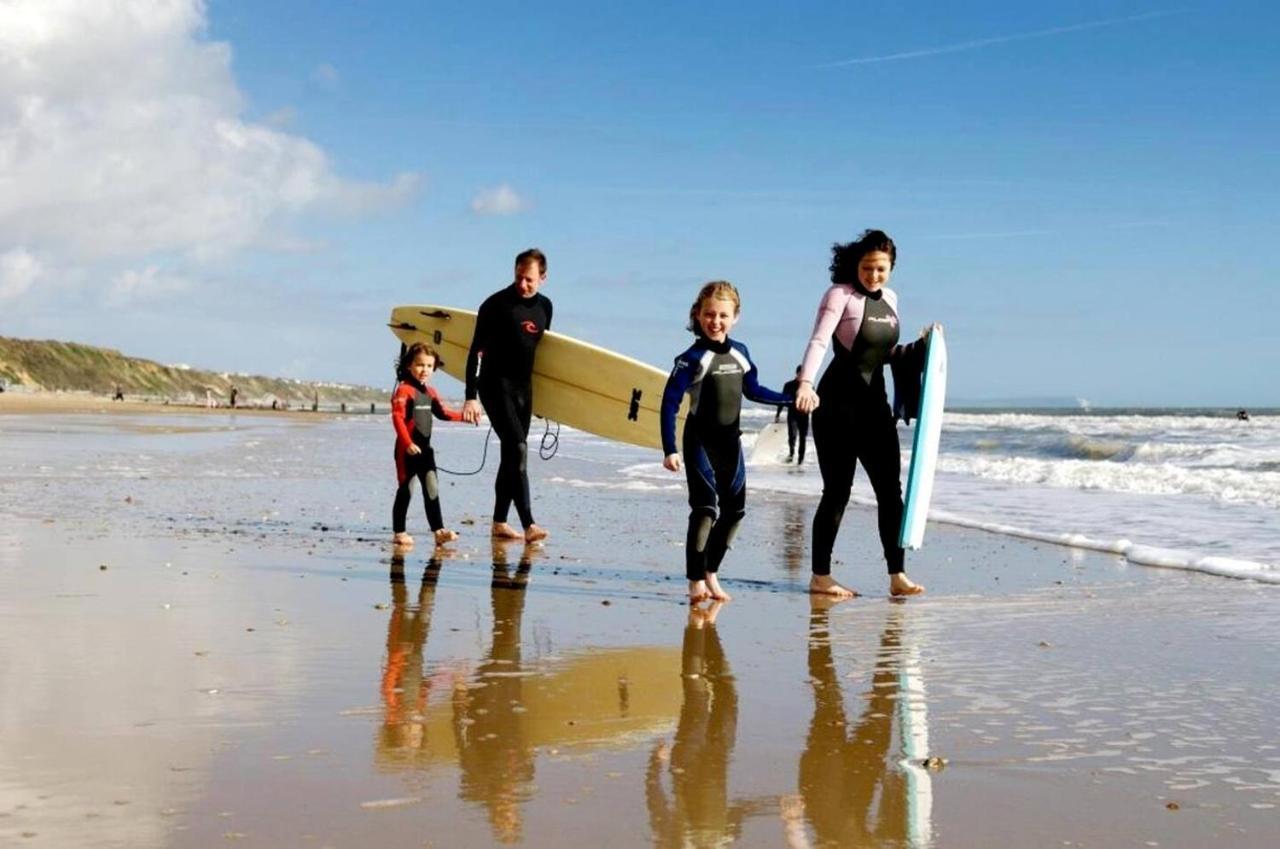 בורנמות' Flat-C, 4 Adults, 20 Mins To Beach, Netflix, Wifi, Sleeps 4 Adults מראה חיצוני תמונה